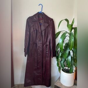 🔥 VINTAGE ETIENNE AIGNER RED TRENCH COAT – Size 10, Bold Crimson Luxury! 🔥